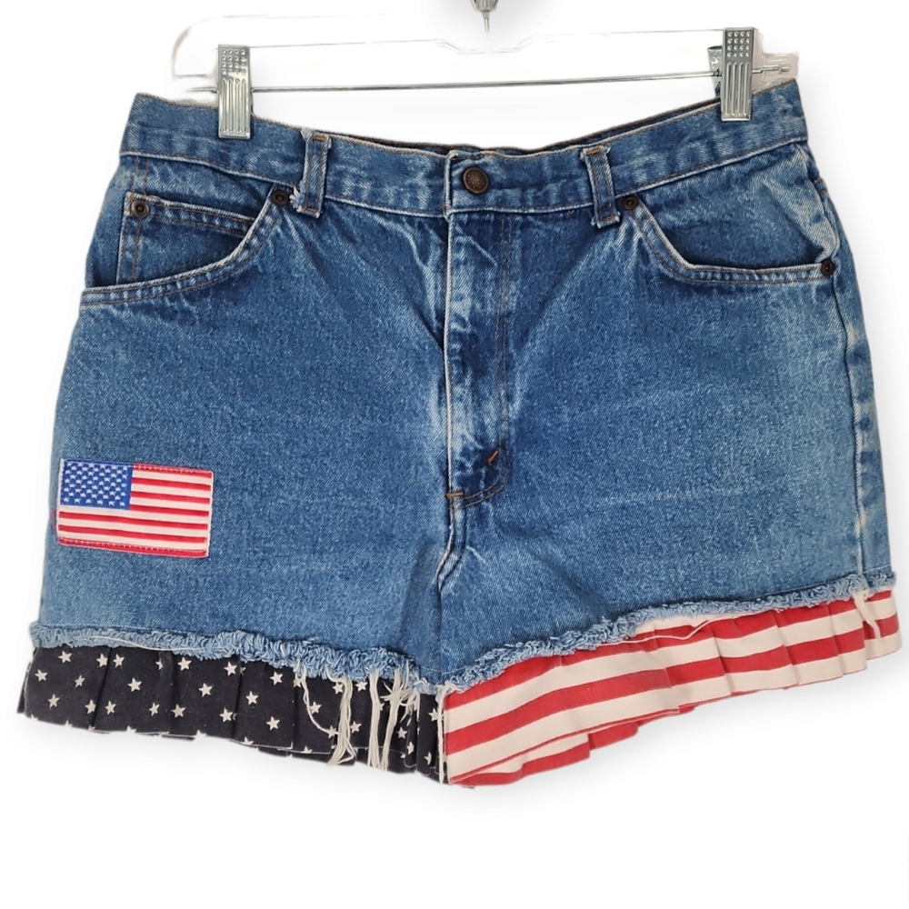 Vintage 90's Patriotic Ruffle Shorts